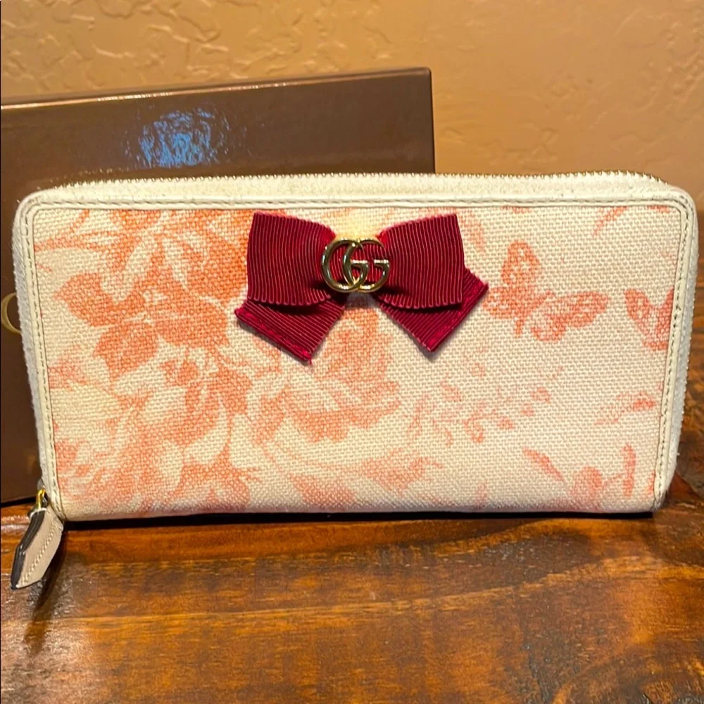 Gucci Guccissima Pink and Cream Floral Wallet with box - Picture 1 of 16